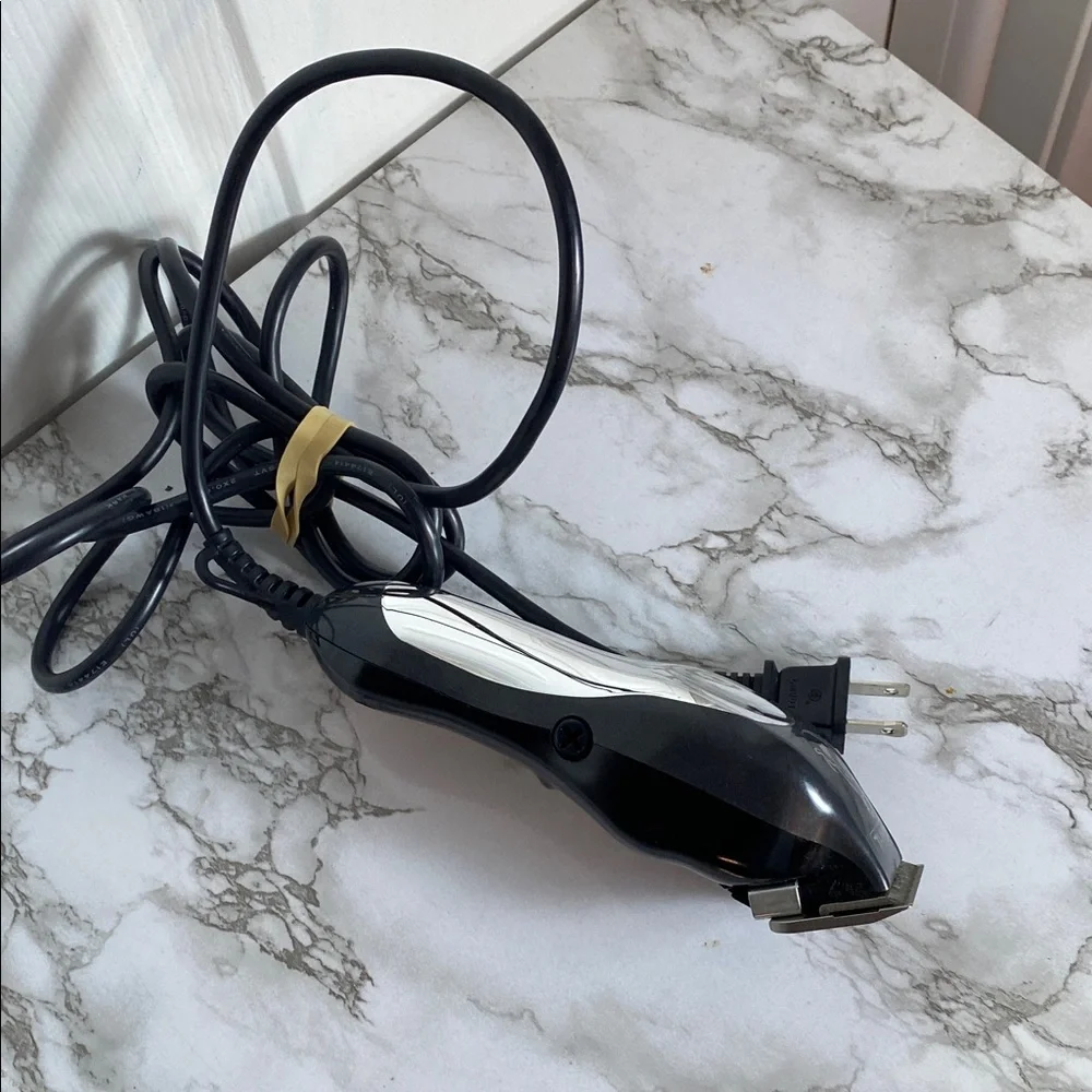 Wahl Pet Pro Pet Clipper Black and Silver Corded Premium Smooth Cut Dogs